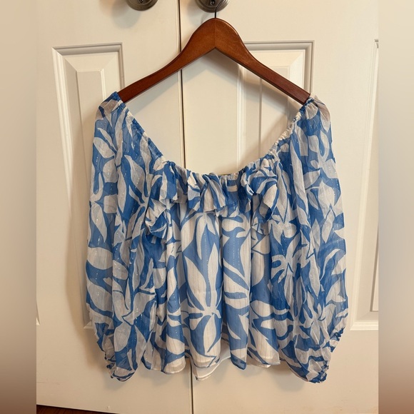 Marie Oliver Blue and White Floral Ruffle Blouse size Small - Picture 5 of 8